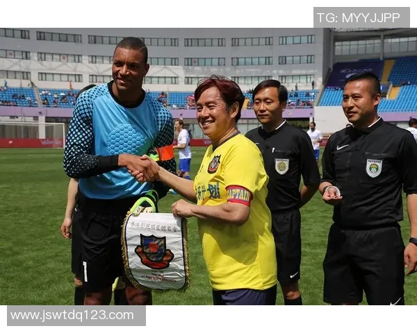 梁朝伟与足球明星之间的友谊与合作探索 梁朝伟与足球明星之间的友谊与合作探索