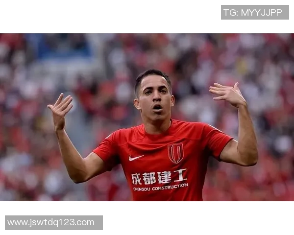 足球明星为球迷送上温暖祝福传递热爱与希望的美好时刻 足球明星为球迷送上温暖祝福传递热爱与希望的美好时刻